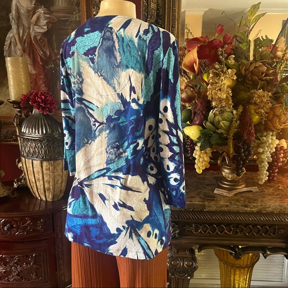 💙♥️💙 BUNDLE 💙 Chico’s blouse 3/4 sleeve and love J blouse short sleeve. - Picture 9 of 16